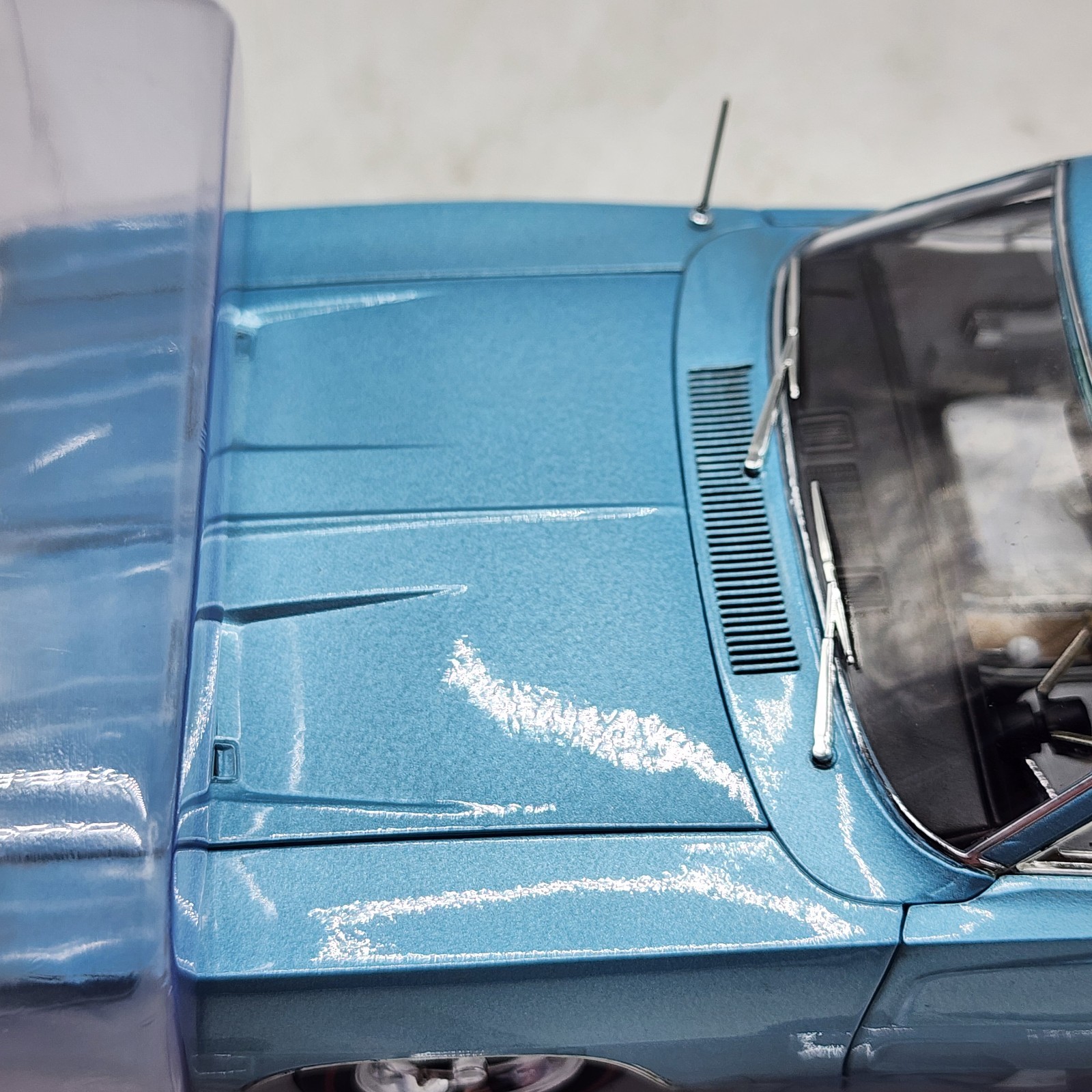57Z Auto World 1:18 1969 Dodge Charger American Muscle Rare Color Variant