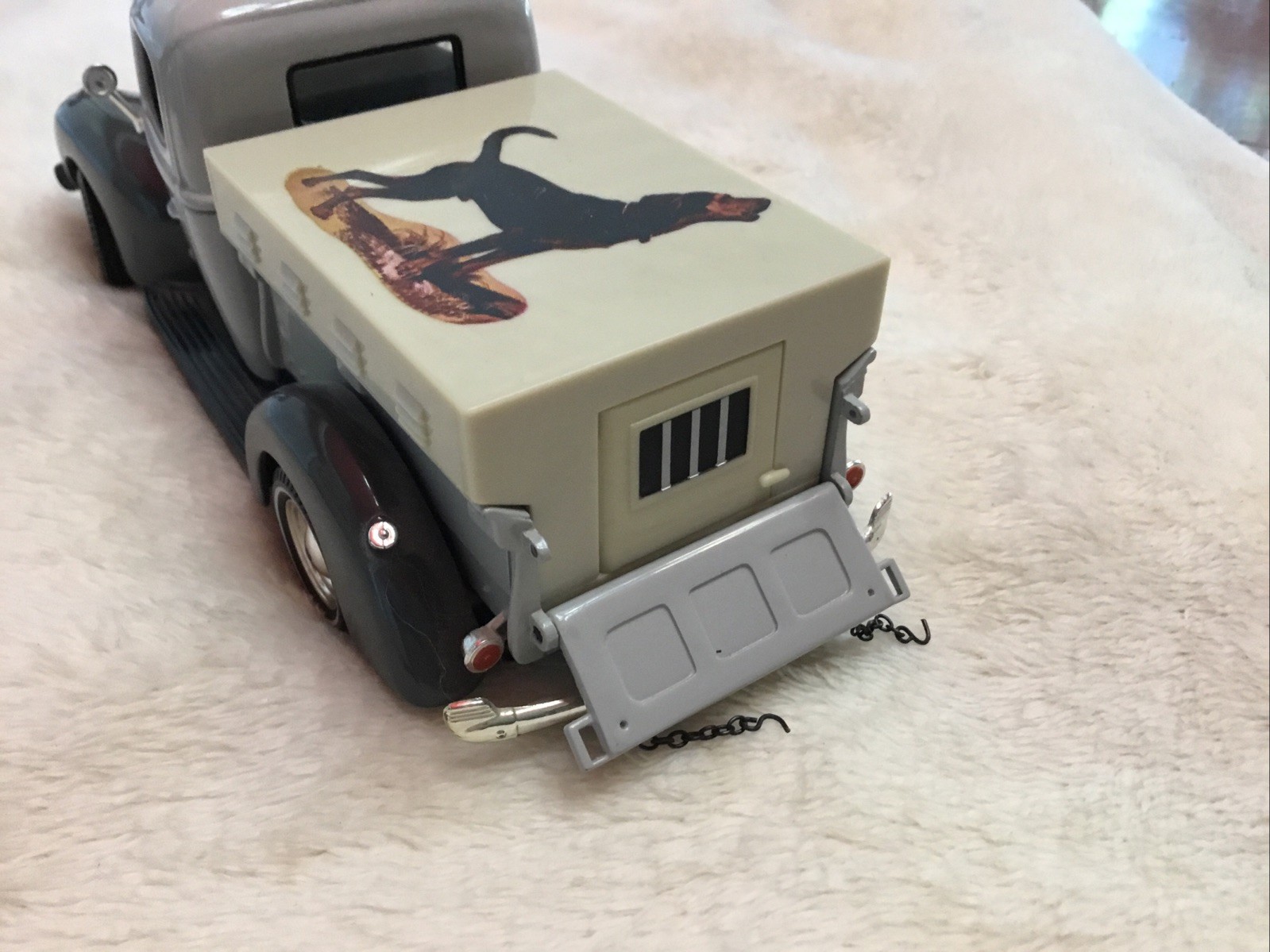 ERTL ‘40 Ford Diecast — REMINGTON Hunting Dog Series – Black & Tan Coon Dog