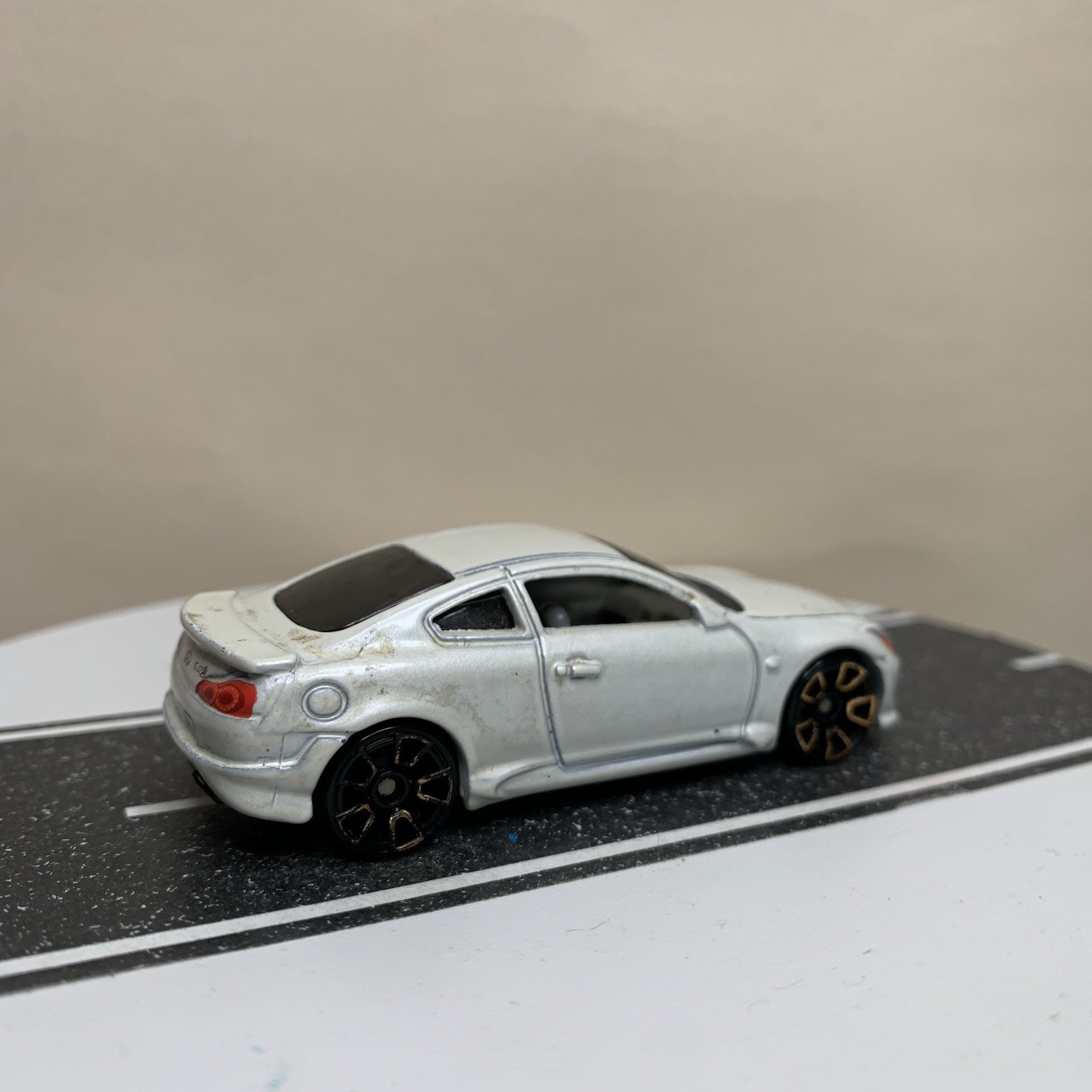 2012 Hot Wheels Faster Than Ever 2008-13 Infiniti G37 Coupe White 1:64 Scale