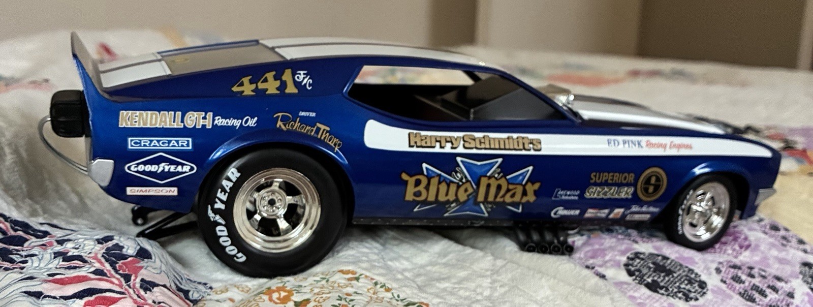 auto world 1/18 legends
