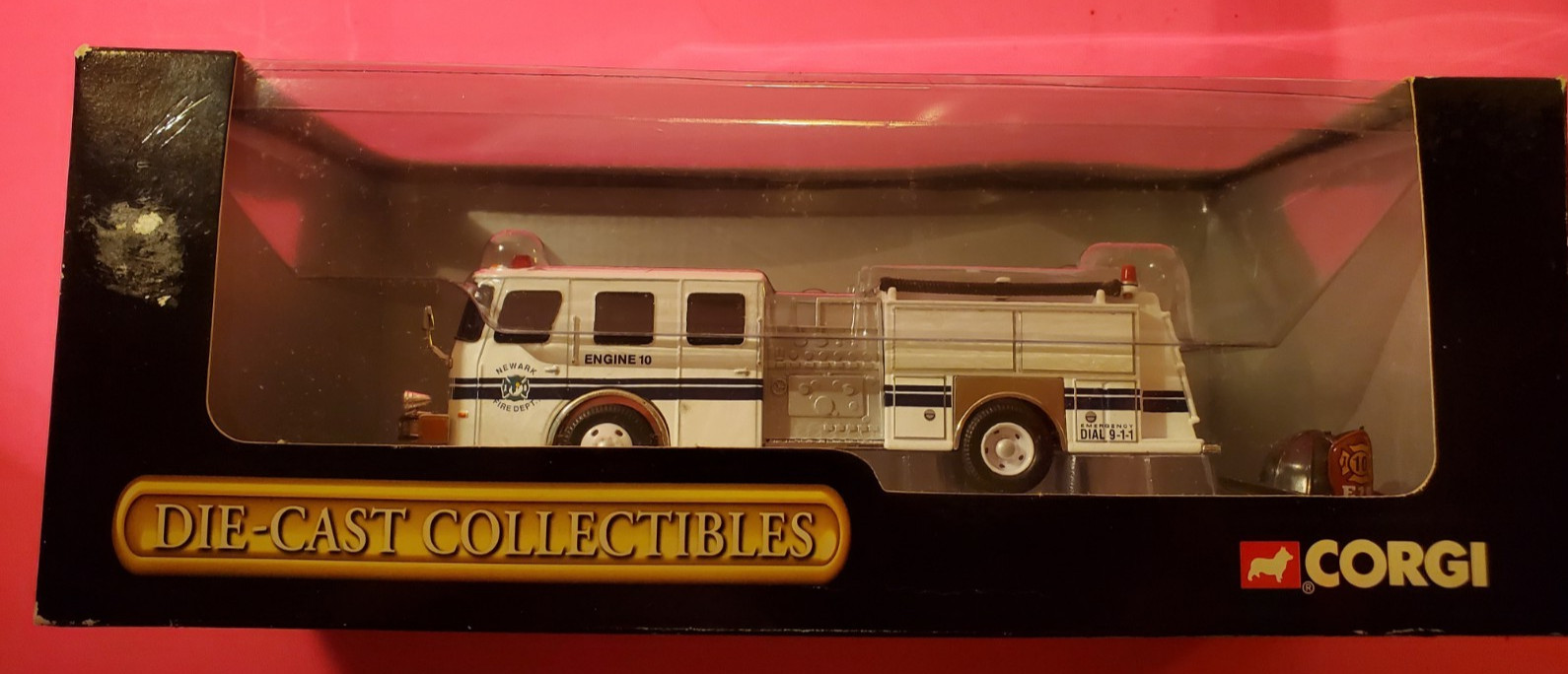 Corgi Die-Cast Collectibles E-One Side Mount NEWARK FIRE DEPT Fire Engine 1:50