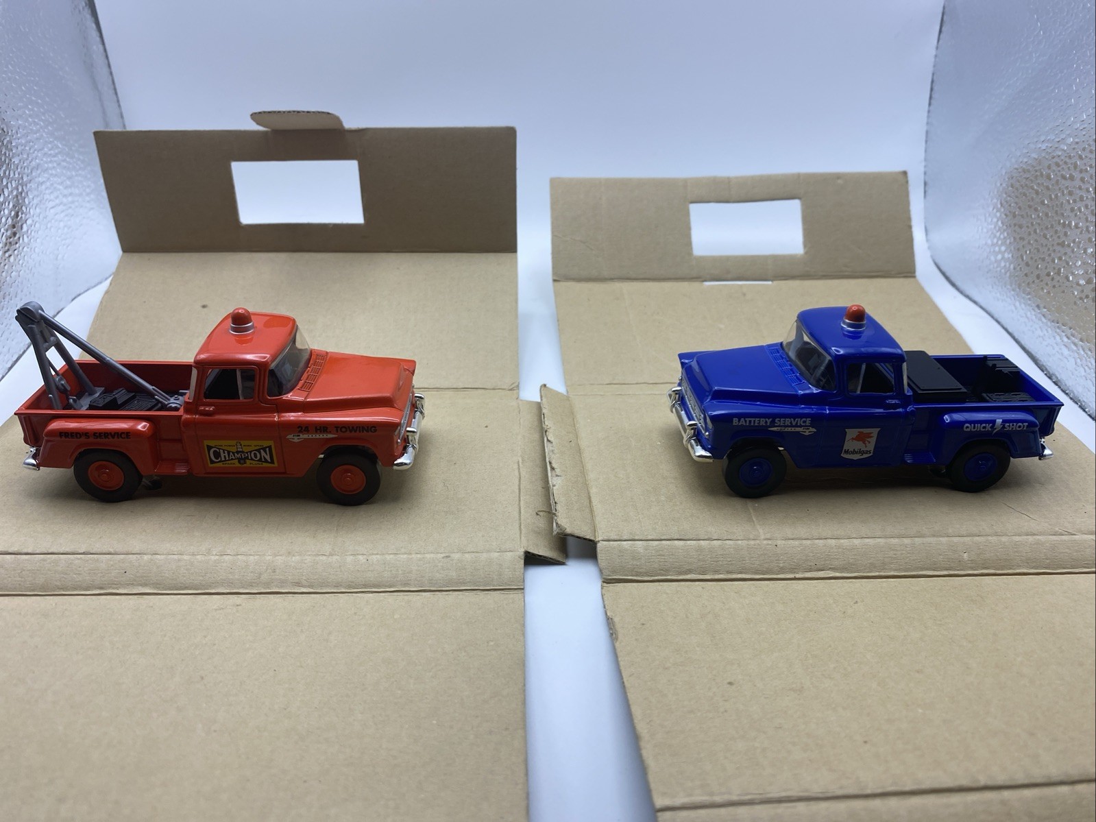 Lot of 2 Franklin Mint 1:43 1953 Ford F-100 Service Trucks Tow Battery NIB