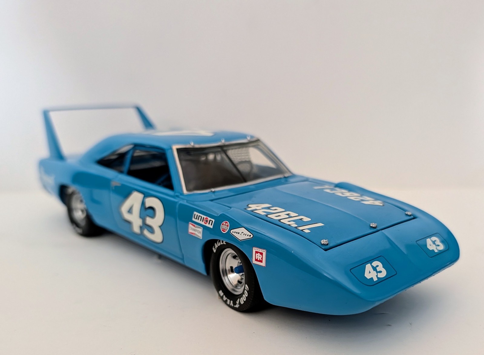 Franklin Mint Richard Petty #43 Plymouth Superbird 1:24 Diecast Precision Model