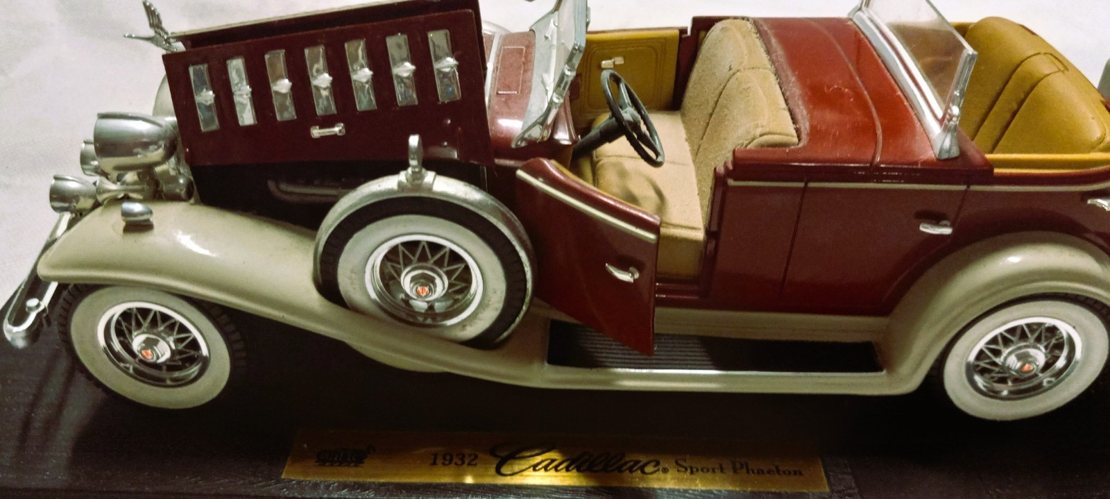 Anson Classic 20-1932 V16 Cadillac Sport Phaeton 1:18 Scale Removable Top NIB