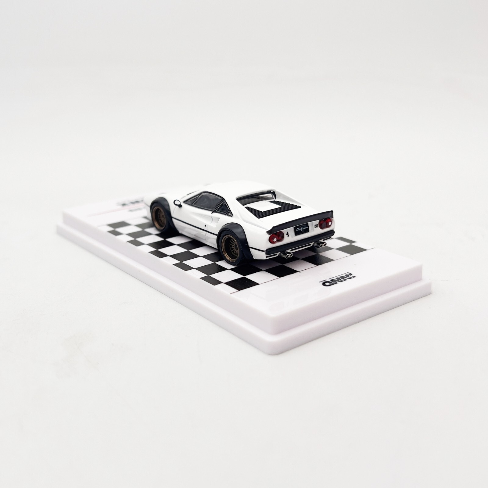 INNO64 1:64 LBWK 308 GTB White