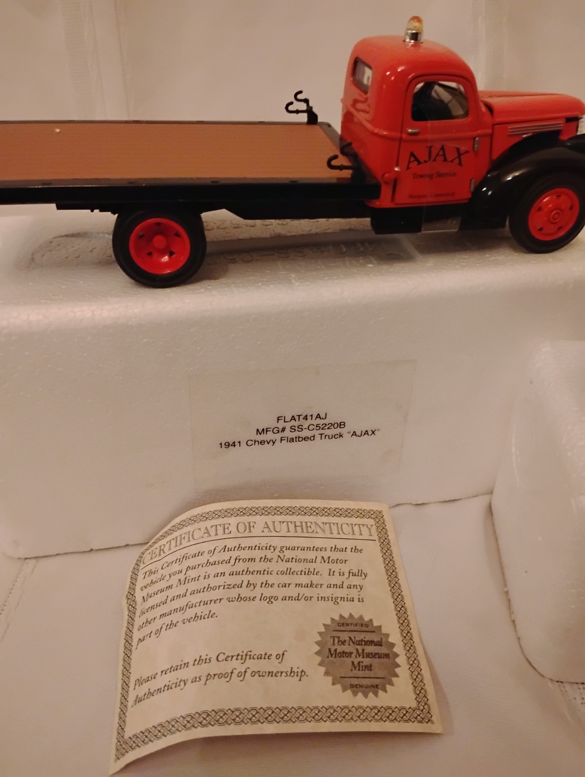 National Motor Museum Mint 1:32 Diecast Car Set 1932 Chev Fire Chef/1941 Flatbed