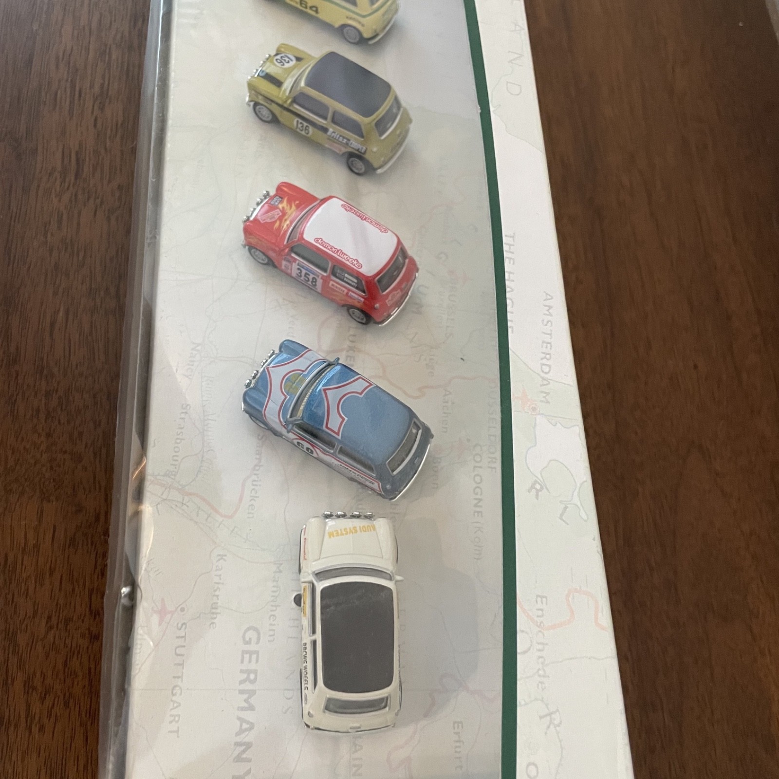 Cararama Hongwell Diecast Mini Cooper Box of 6 cars 1:72 scale #71613 NIB