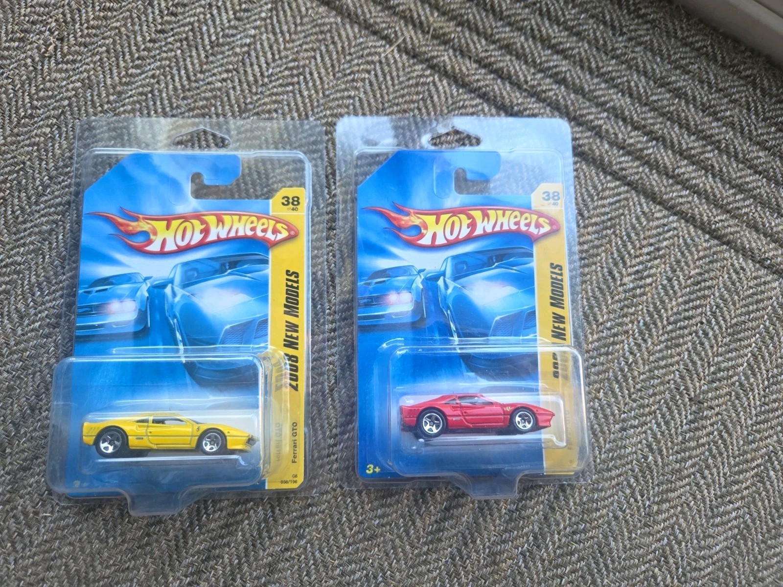 Hot Wheels-FERRARI GTO-LOT OF 2-#38-Red & Yellow-2008 New Models