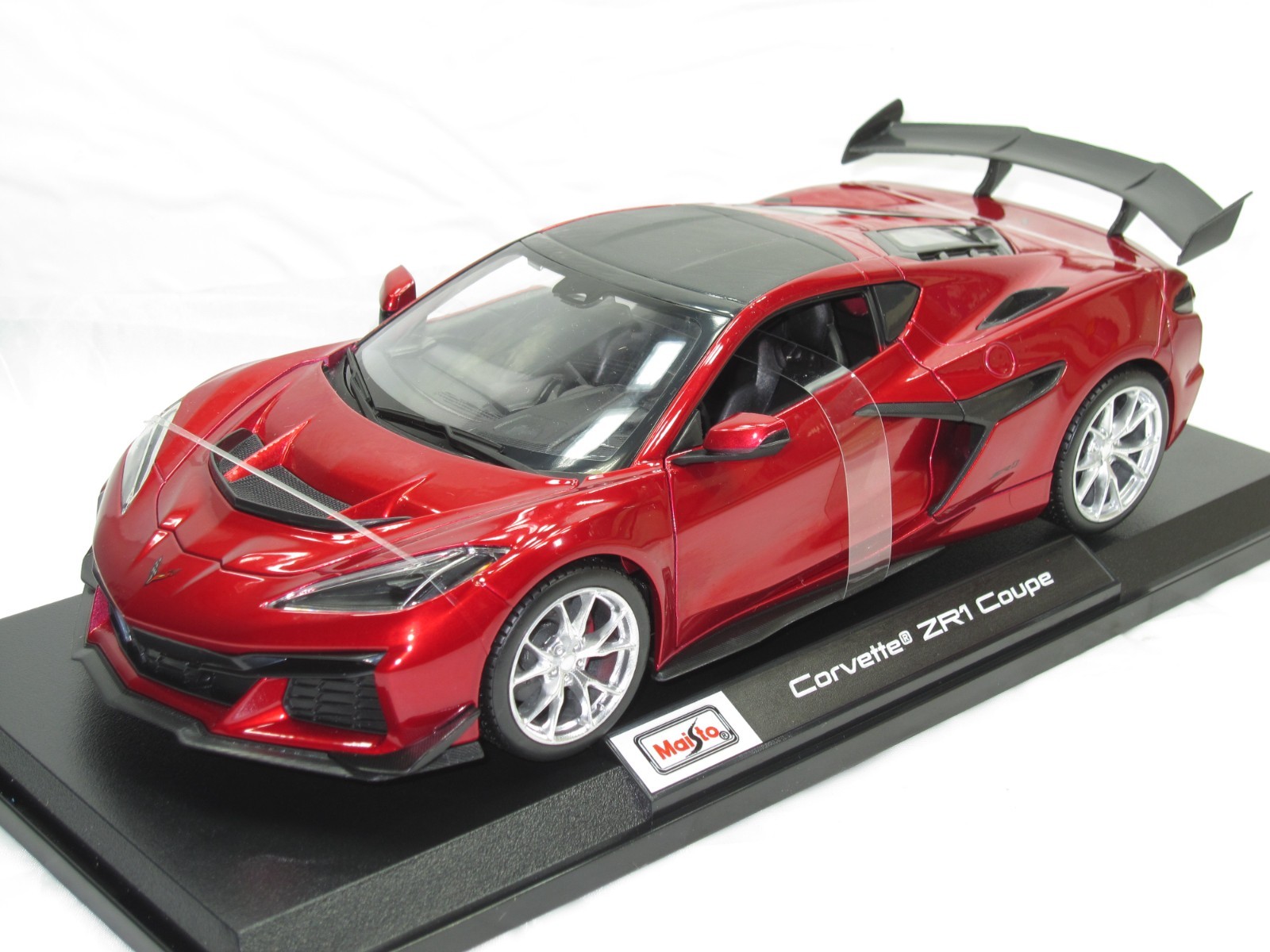 2025 CORVETTE ZR1 STINGRAY METALLIC RED NEW IN BOX 1:18