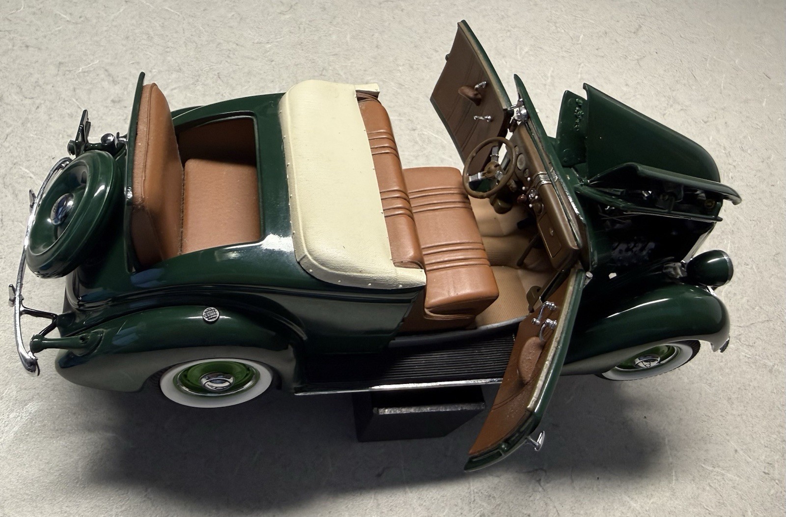1936 Ford 1:24 Green Convertible With Stand Franklin Mint Precision Models Loose