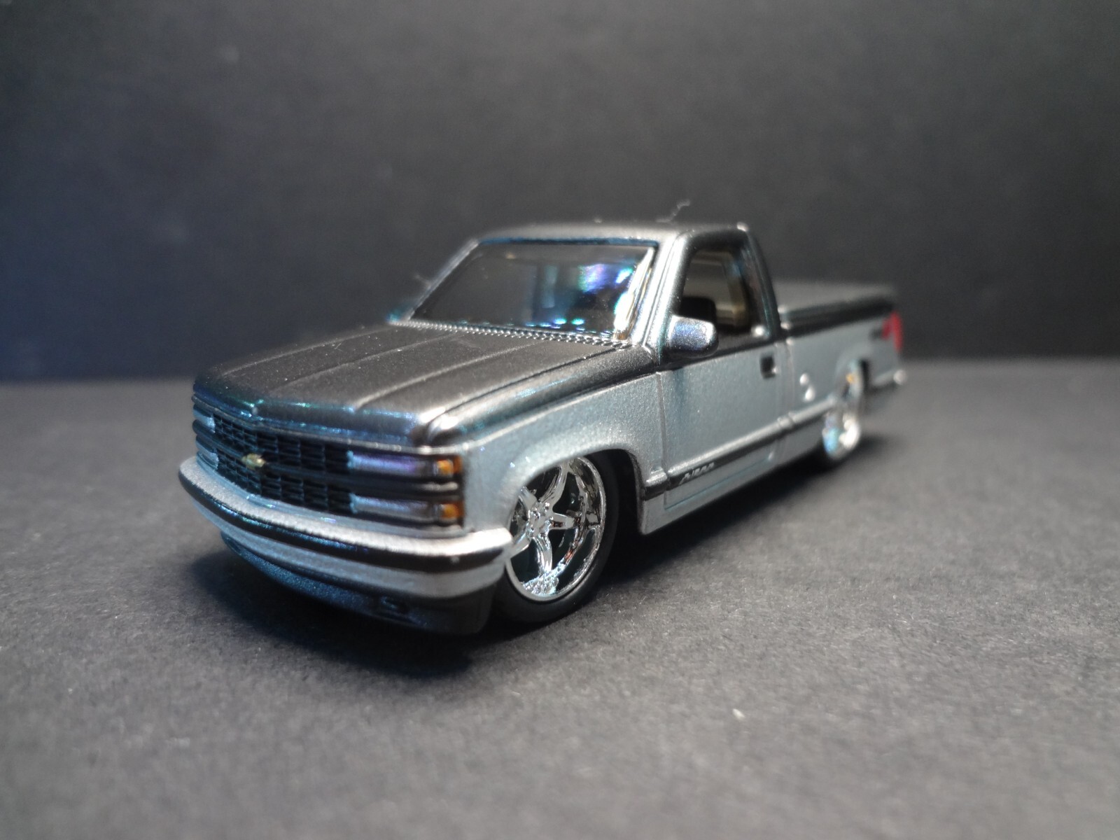 MaisTo 1993 Chevrolet 454 SS Pickup Silver – Loose 1:64