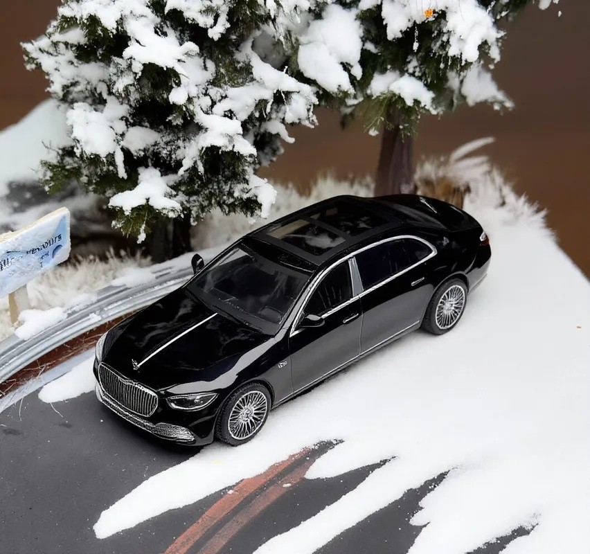MINIGT 1:64 Black Maybach S680 Luxury Sedan Sports Model Diecast Metal Car