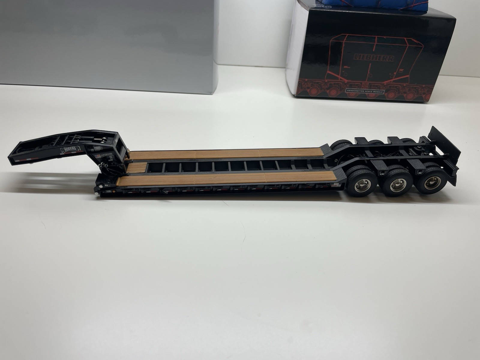 WSI 1/50 Kenworth C500 Premay W/ballest Box, Black Rodgers Low Boy, IMC Load