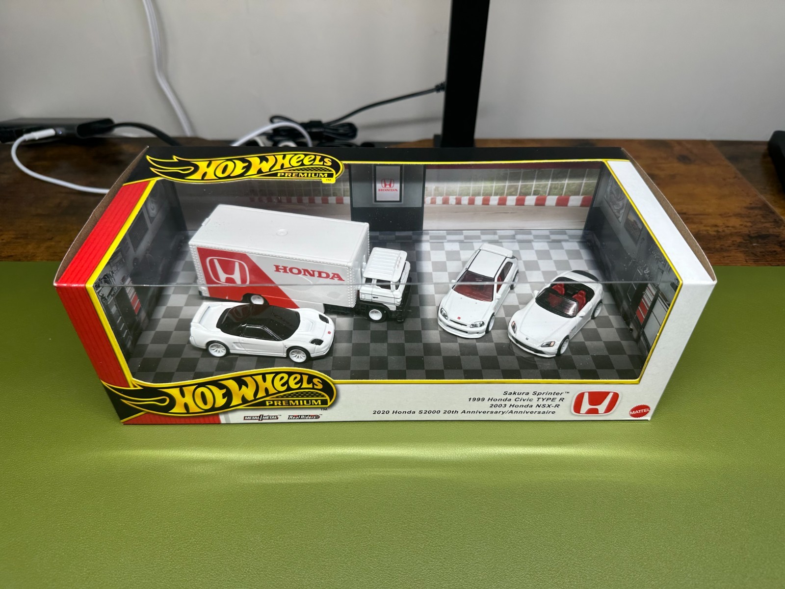 Hot Wheels Premium Diorama Collector Set Honda Type R Heritage 2025 GMH39-987D