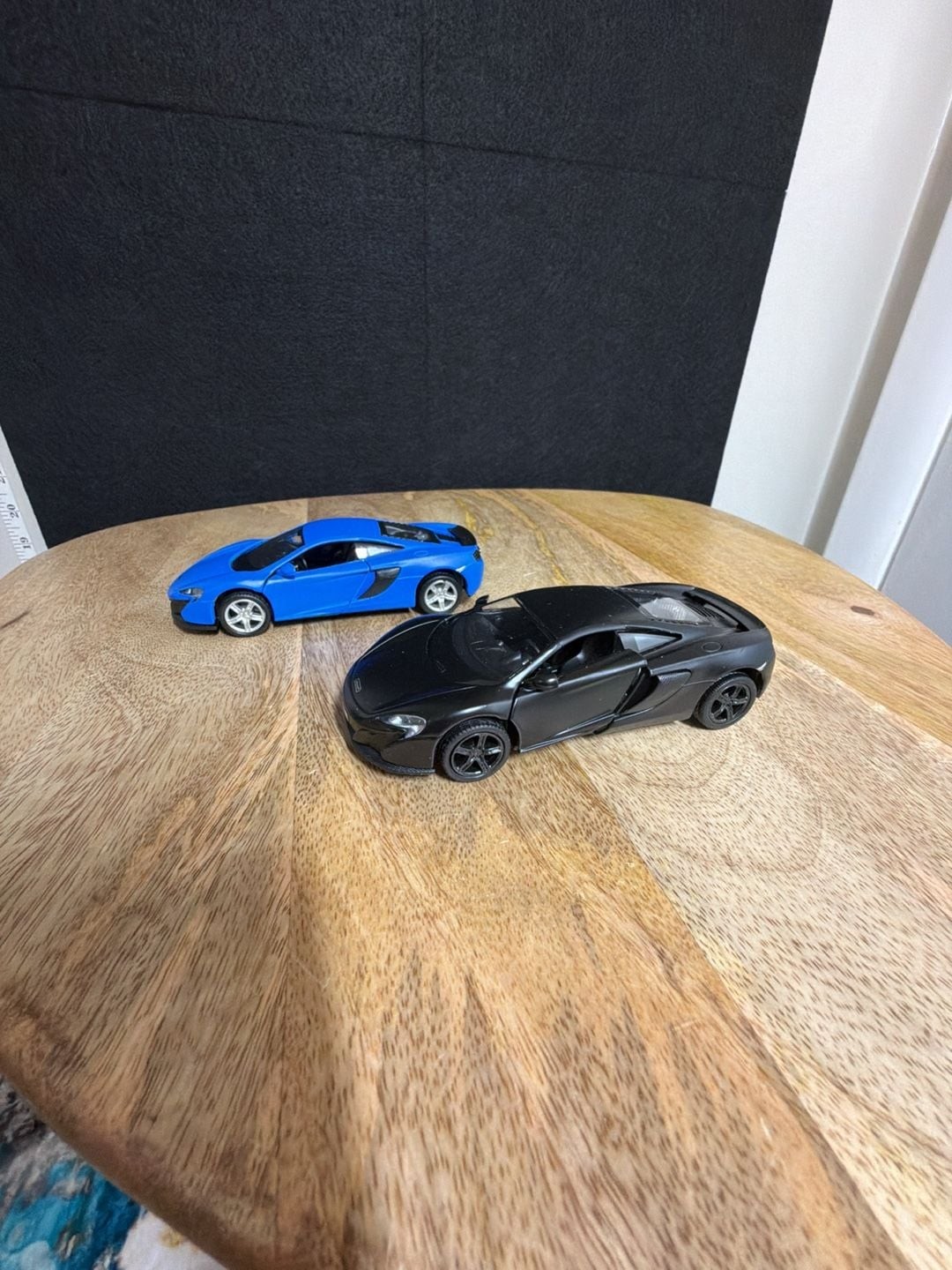 RMZ City 1:36 Scale McLaren 650S Diecast Model Cars – Set of 2 (Blue and Black)