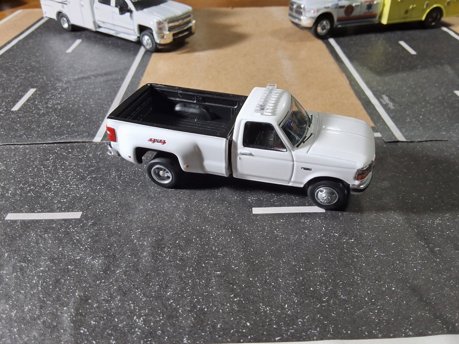 Greenlight Custom Kitbash Ford F-350 4X4 Dually work Truck