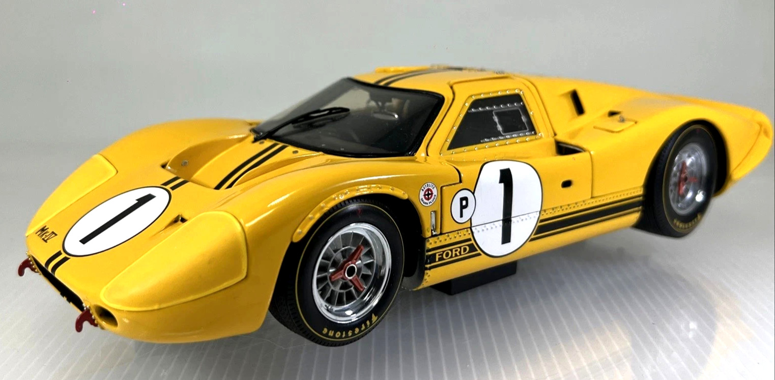 1/18 Exoto 1967 Ford GT40 MKIV Race Car Sebring Winner McLaren Andretti RLG18051
