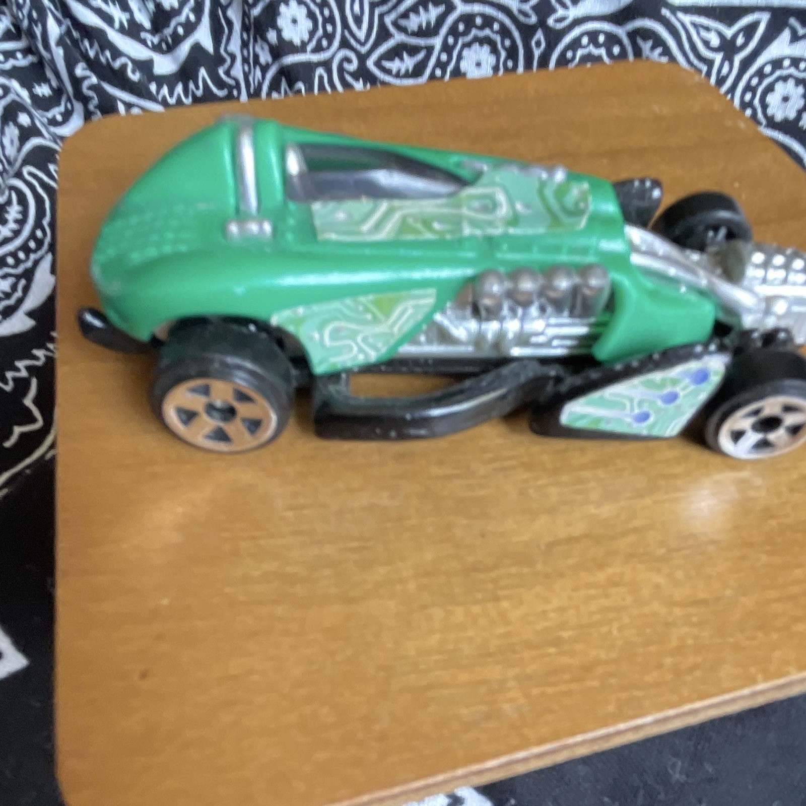 Hot Wheels McDonald’s corporationGreen/Silver/Black Diecast Car 1:64 2002 Loose