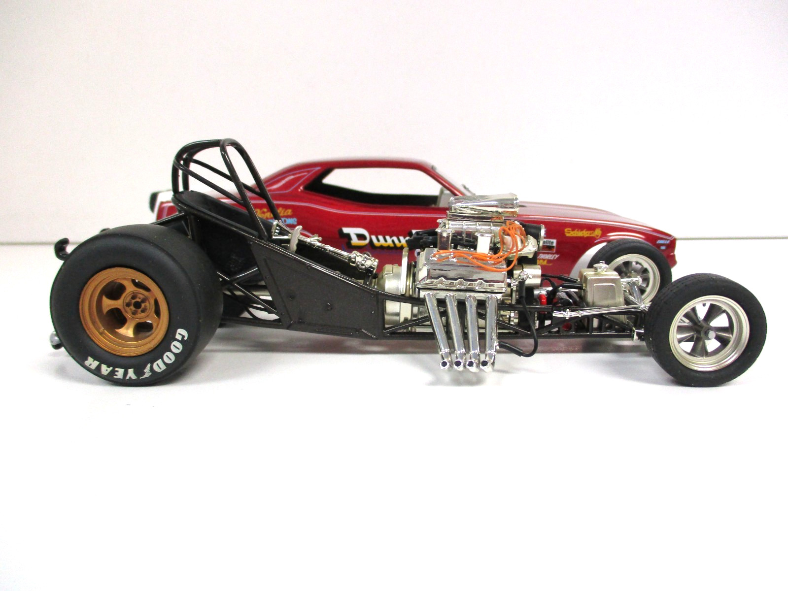 THE FLOPPERS 1320 – DUNN & REATH PLYMOUTH ‘CUDA FUNNY CAR – 1/24 DIECAST