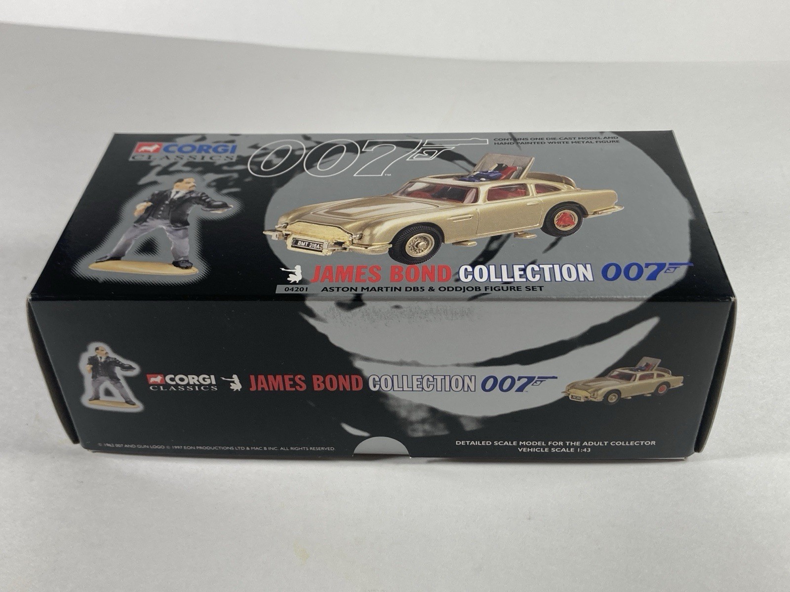 Corgi 1/43 Scale 04201 James Bond 007 Aston Martin DB5 & Oddjob Figure Set