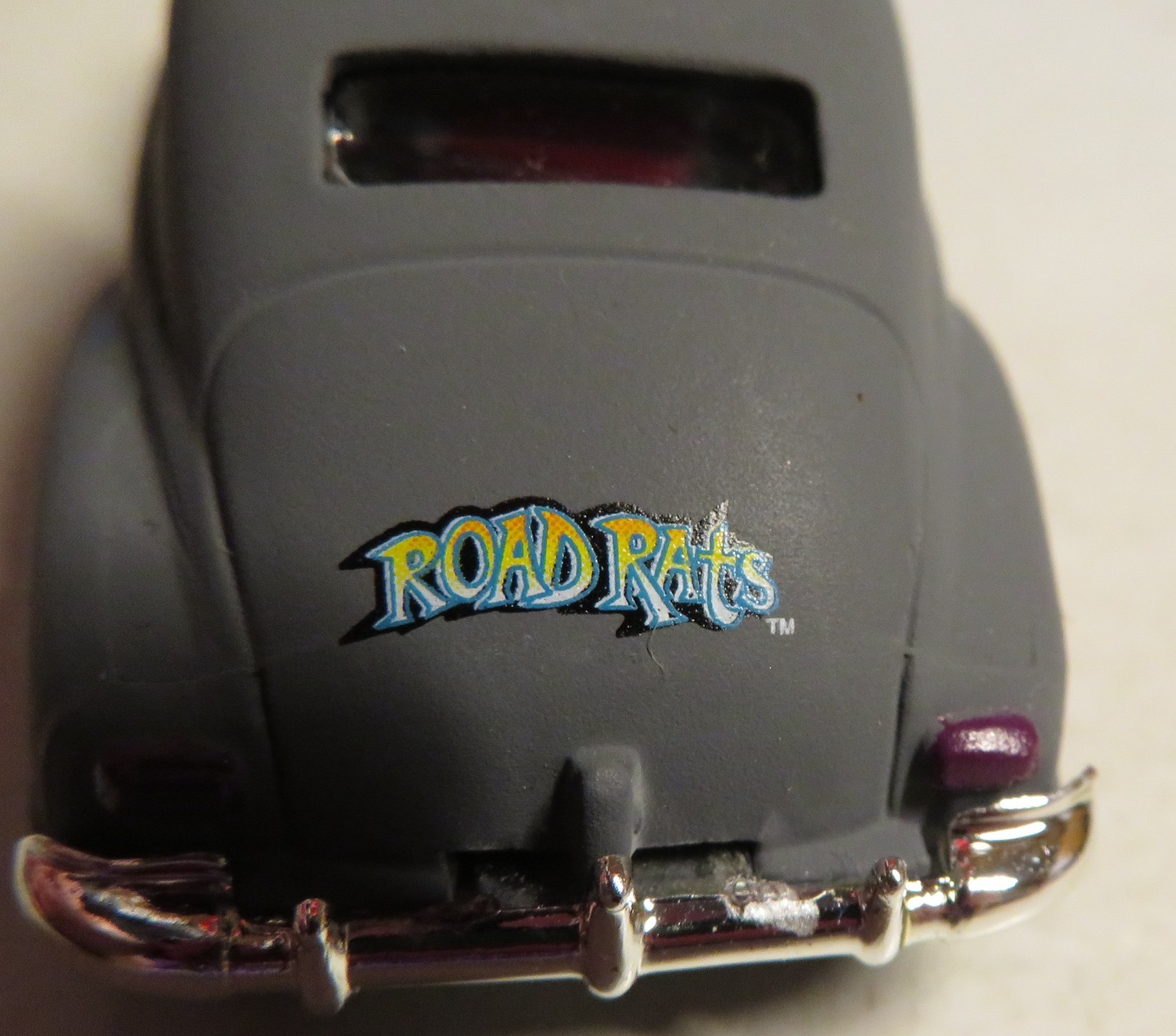 Jada Road Rats Matte Gray ’47 Chevy Aerosedan Fleetline 1:64 Die Cast Chevrolet
