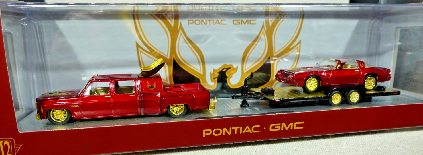 M2 Machines 1977 GMC Sierra 3500 & 1977 Pontiac Firebird Trans Am CHASE 1/64