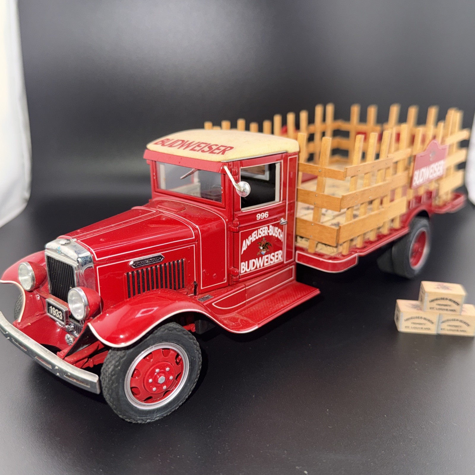 Danbury Mint 1933 Budweiser Delivery Diecast Truck Red 1/24 Anheuser-Busch