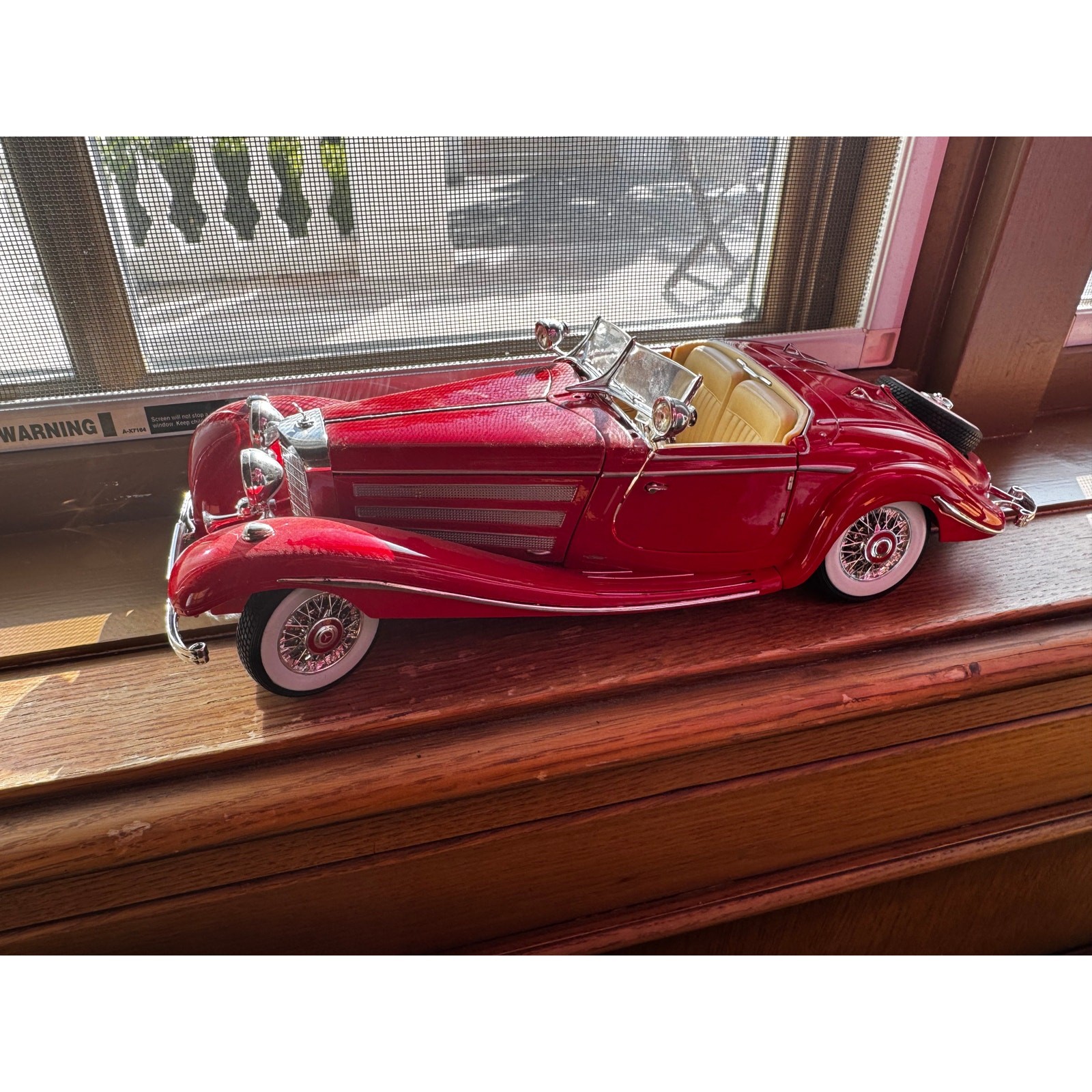 Maisto Mercedes-Benz 500K Specialroadster 1936 1:18 Diecast Red Convertible