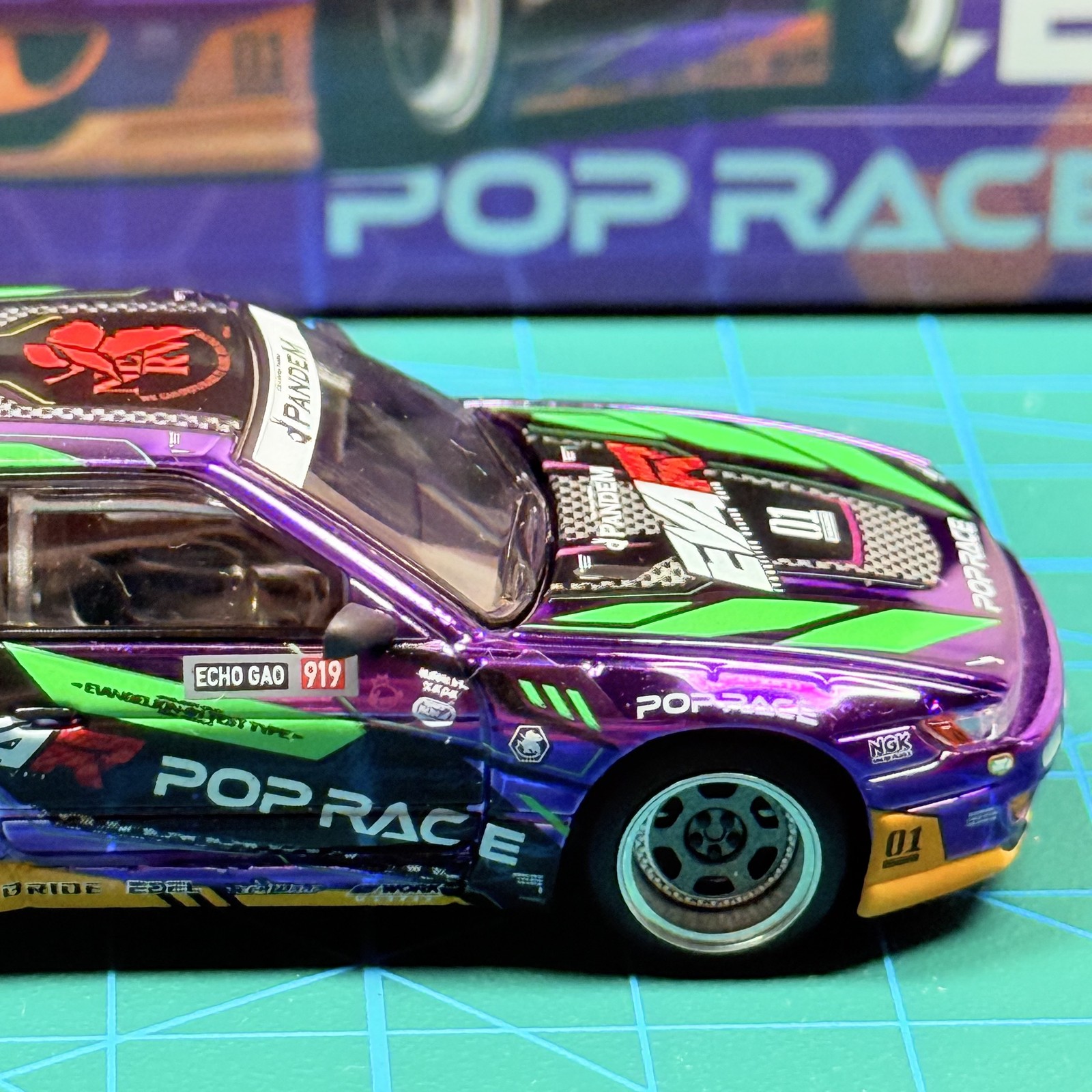 XCartoys Pop Race 1:64 Pandem Silvia S13 Asset EVA Type-01 Open Hood S43-06