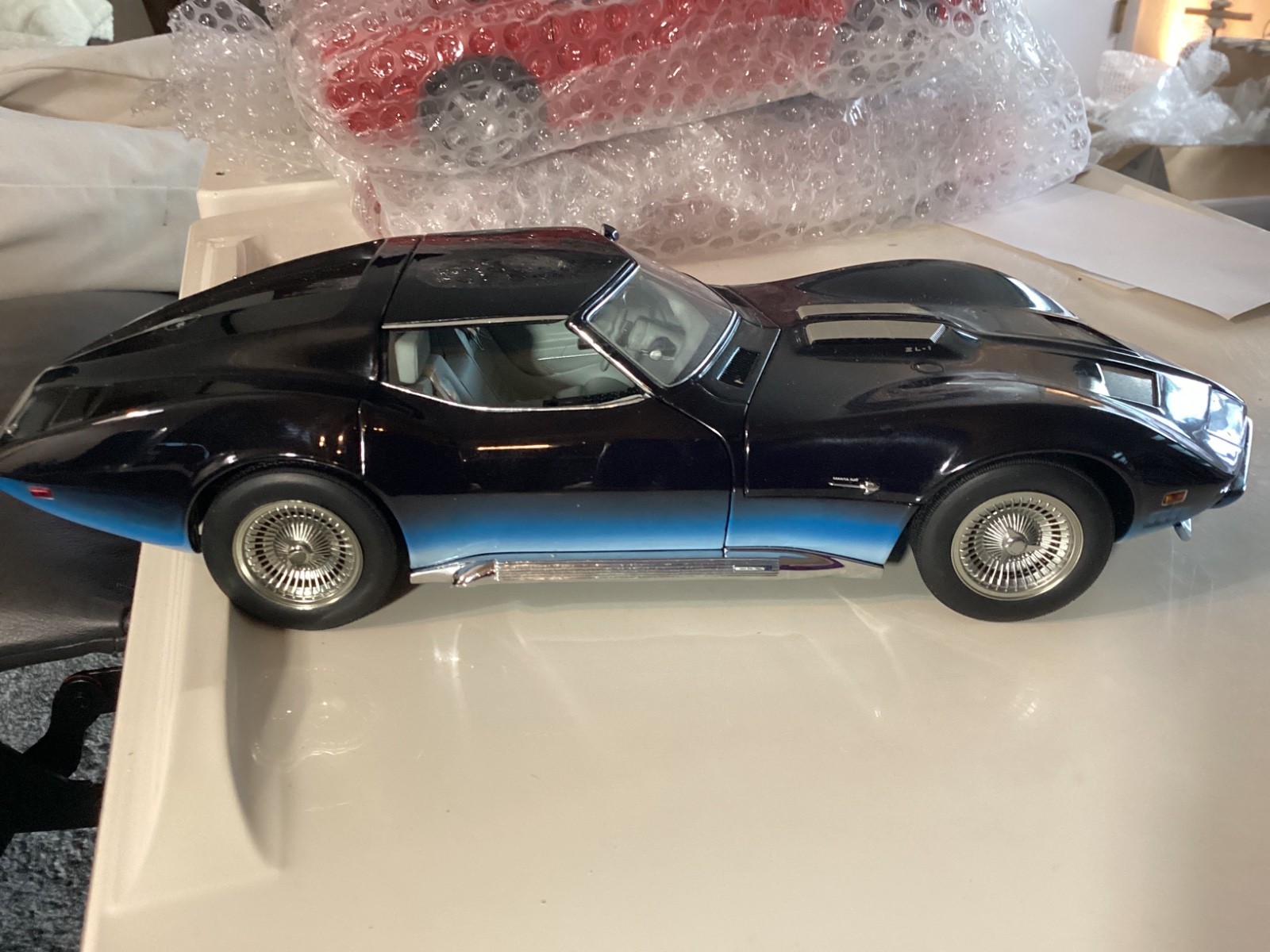 1/18 AUTOART CHEVROLET MANTA RAY blue and black