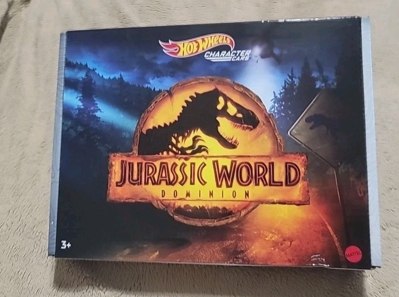 Jurassic World Dominion Hot Wheels 5 Dinosaur Designed Character Car Set GYJ92