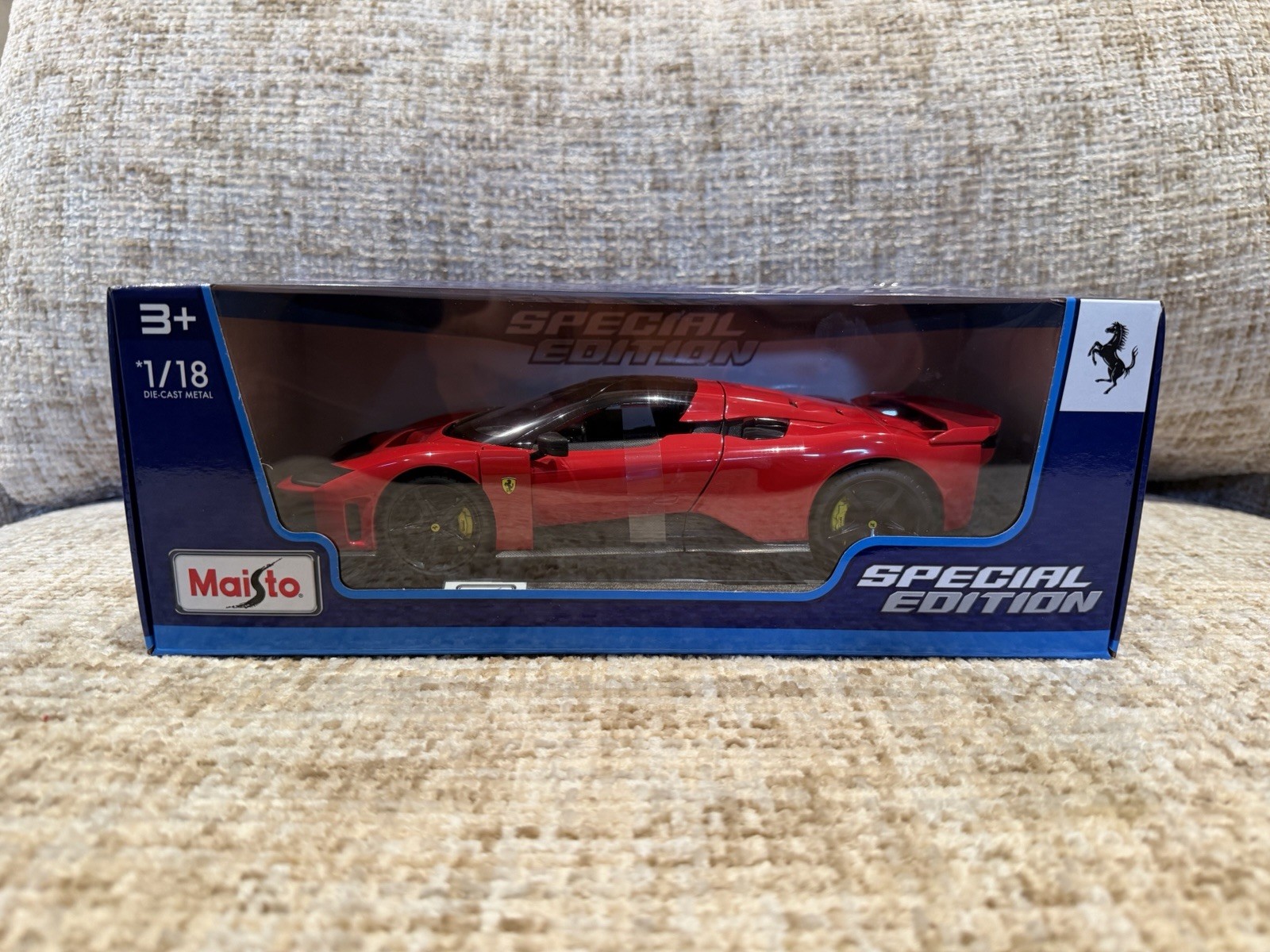 1/18 Maisto Ferrari F80 Rosso Corsa Red Diecast Special Edition