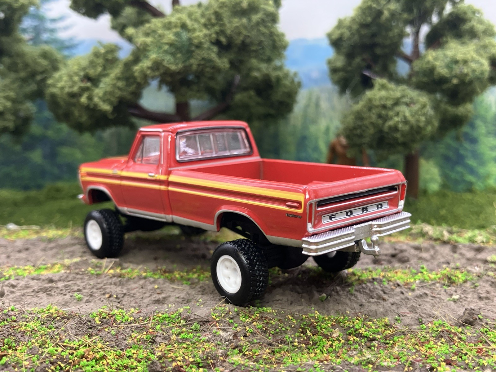 1978 Ford F-150 Ranger Explorer Lifted 4×4 Truck 1/64 Diecast Custom Greenlight