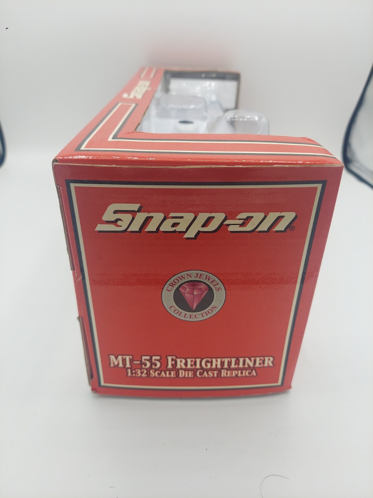 Snap-On Tools MT-55 Freightliner Truck 1:32 Die Cast Replica, 2004 Crown Jewels