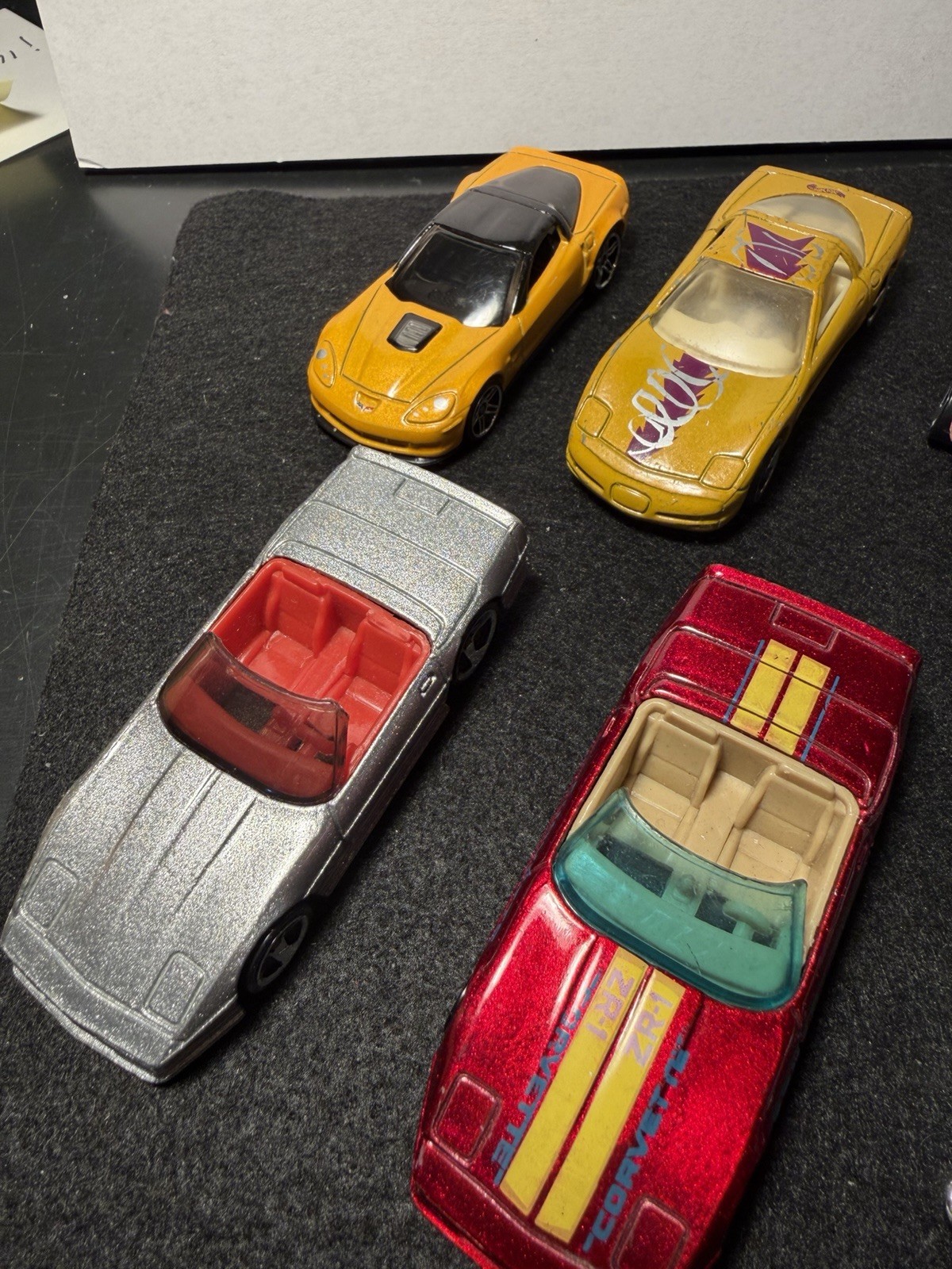 Hot Wheels LOT of 11 Corvette cars loose-all diff see photos please