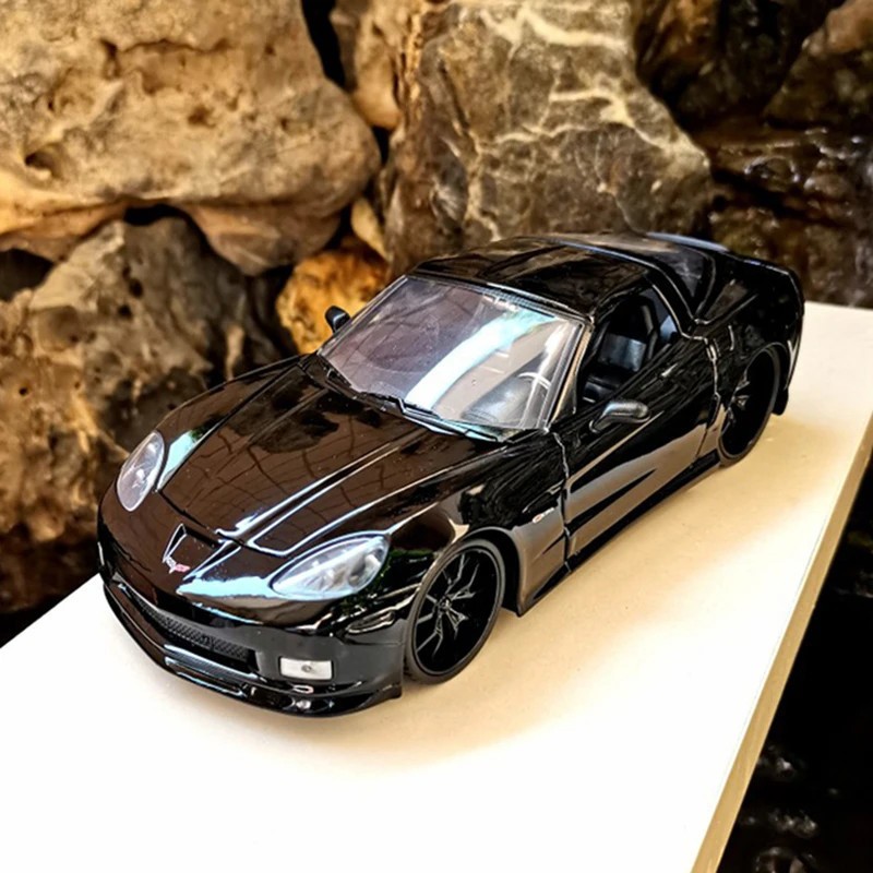 1:24 Chevrolet CORVETTE Z06 2006 Alloy Diecast Car Model Collection For Children