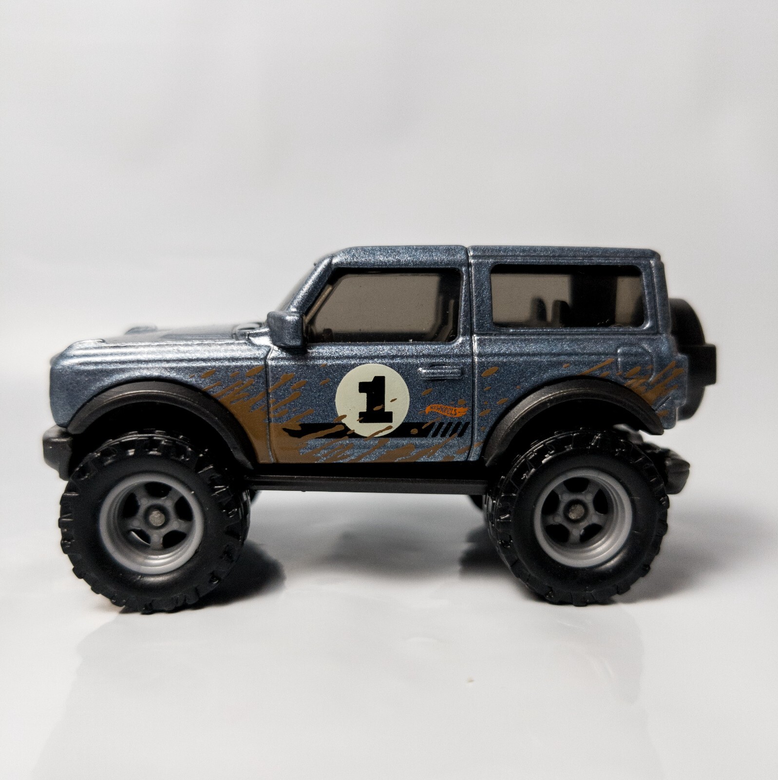 17mm Blackwall 4×4 Truck Tire Sets – Gray 5 Spoke for Hot Wheels