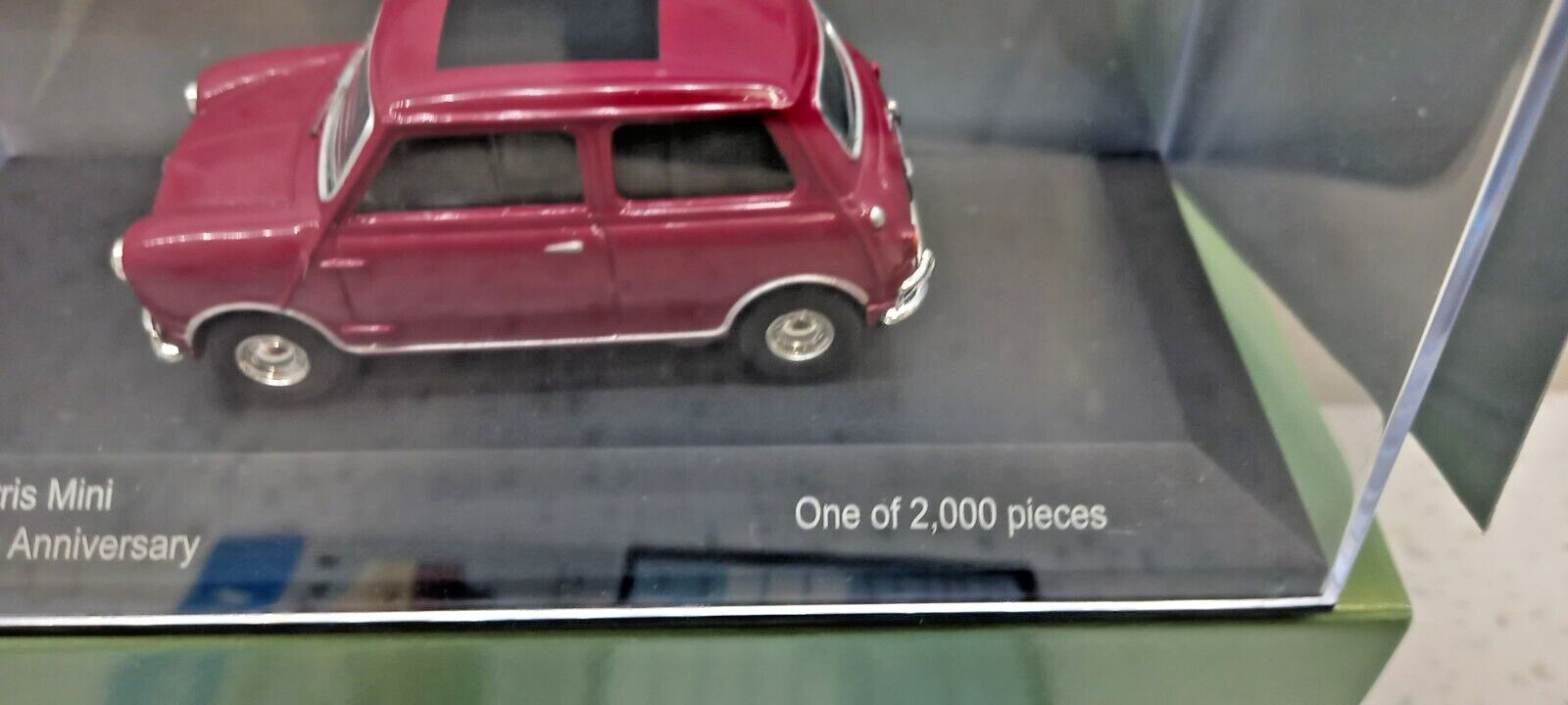 Corgi Vanguards 1/43 VA01309 Morris Mini Cherry Red Sunroof LE never out of box