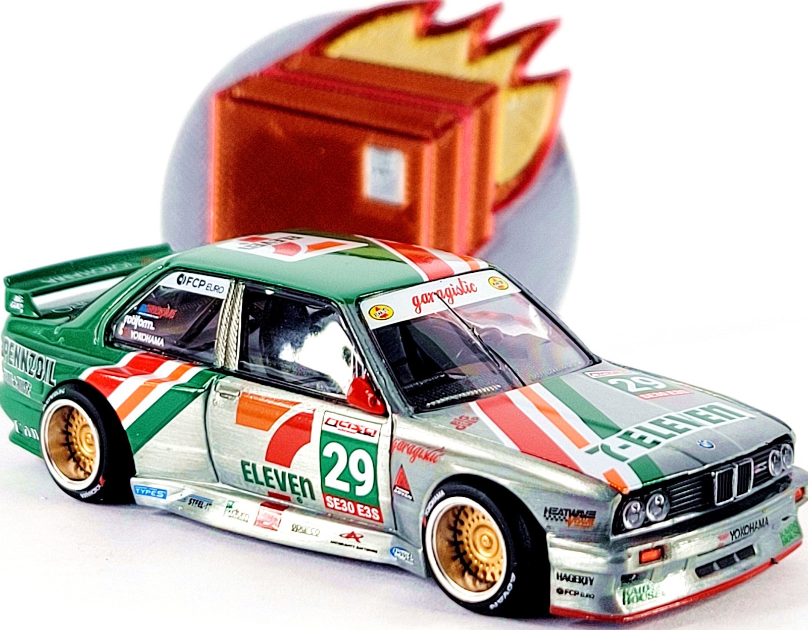 Kaido House x Mini GT BMW M3 E30 Larry Chen V1 7-Eleven KHMG217 🟥🟩⬜ CHASE 🏆