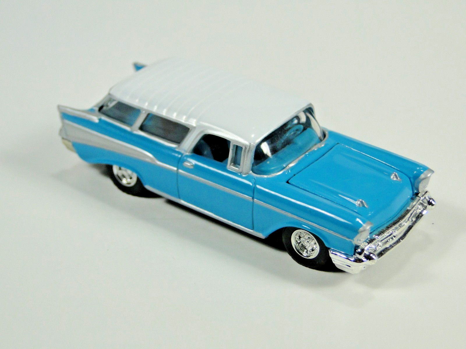 Hot Wheels 100% Cool Collectibles, ’57 Chevy Nomad, Cool ‘N Custom, NEW – No Box