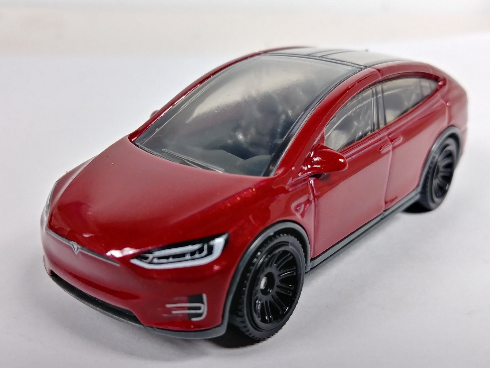 Tesla Model X Matchbox 2023 1-100 MBX Metro #18 Metalflake Red 10SP 1:64 Loose