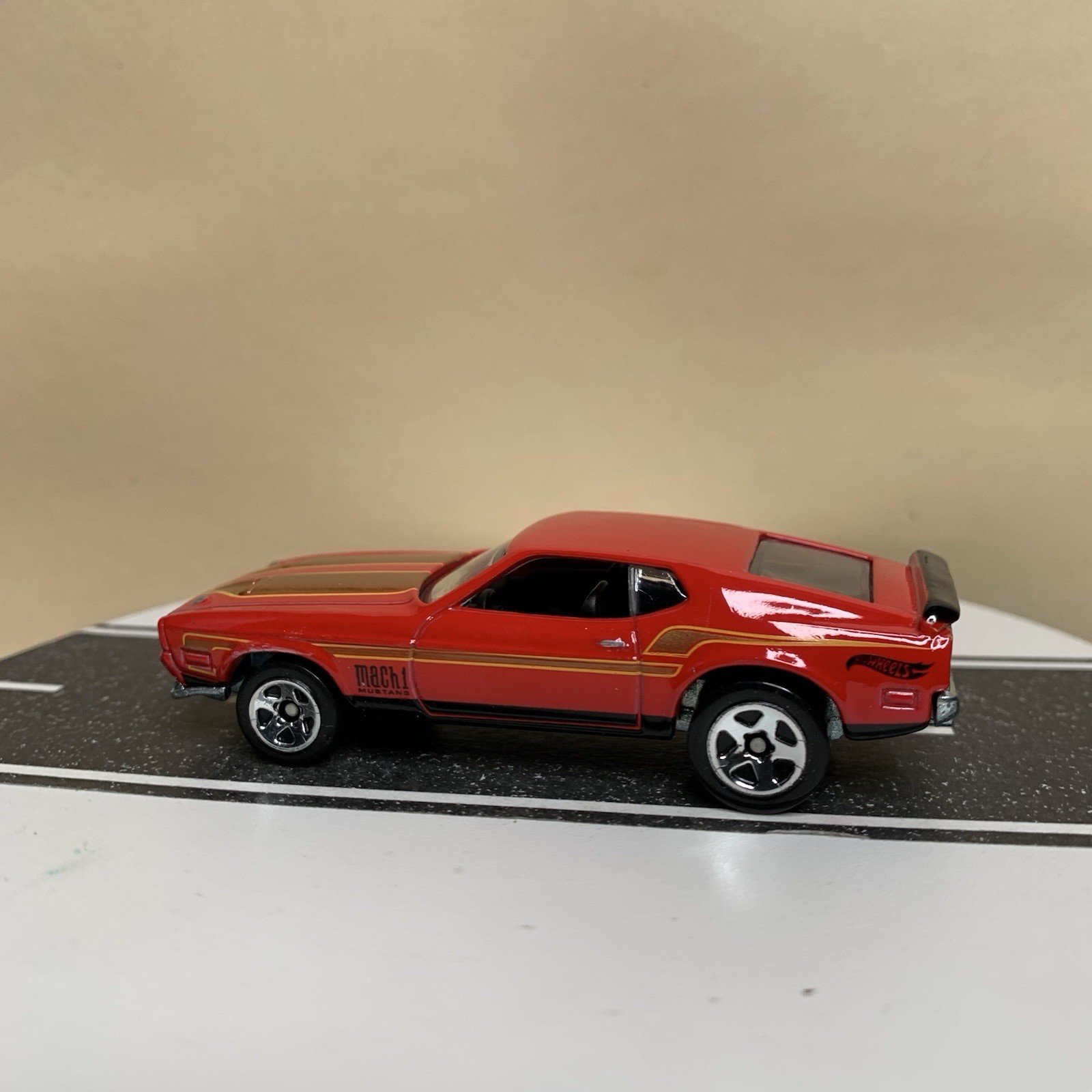2014 Hot Wheels 50 Years Series #3/8 1971 Ford Mustang Mach 1 Red w/5sp NM