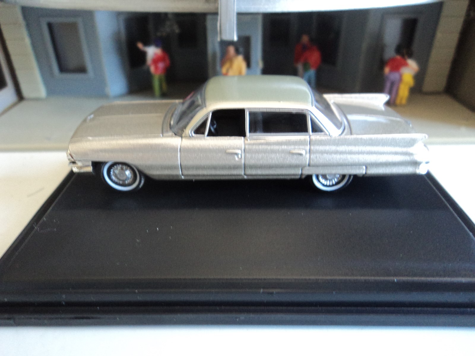 Oxford 1961 CADILLAC SEDAN DeVILLE Aspen Gold 1/87 HO diecast car GM