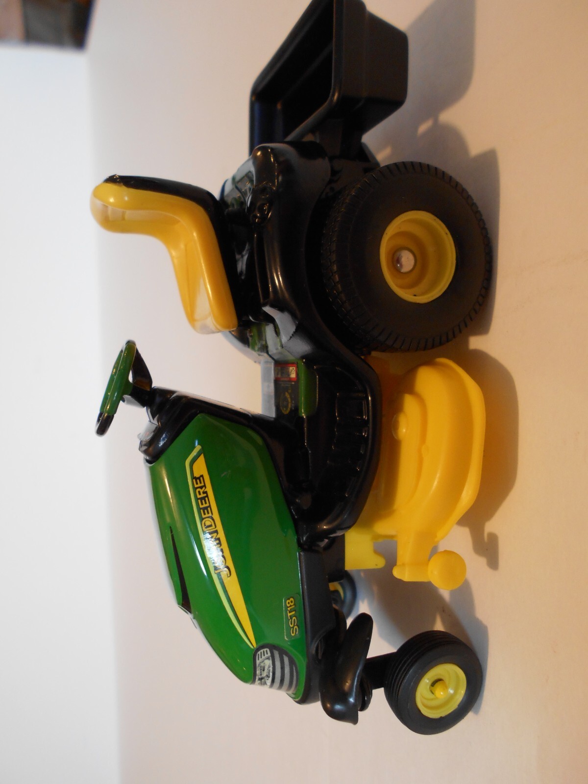 Vintage 2001 ERTL 1:16th Scale John Deere SST18 Spin-Steer Mower #15292, Used