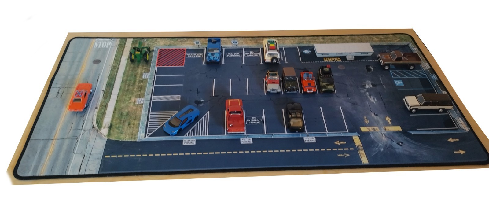 31″X 15.5″ Desk Mat Used Car Lot Dealership 1:64 scale