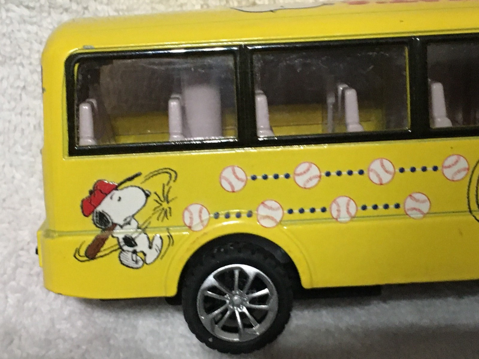 Peanuts Snoopy’s “That’s How I Roll” Diecast 5.5″ Bus Yellow Side Door Opens