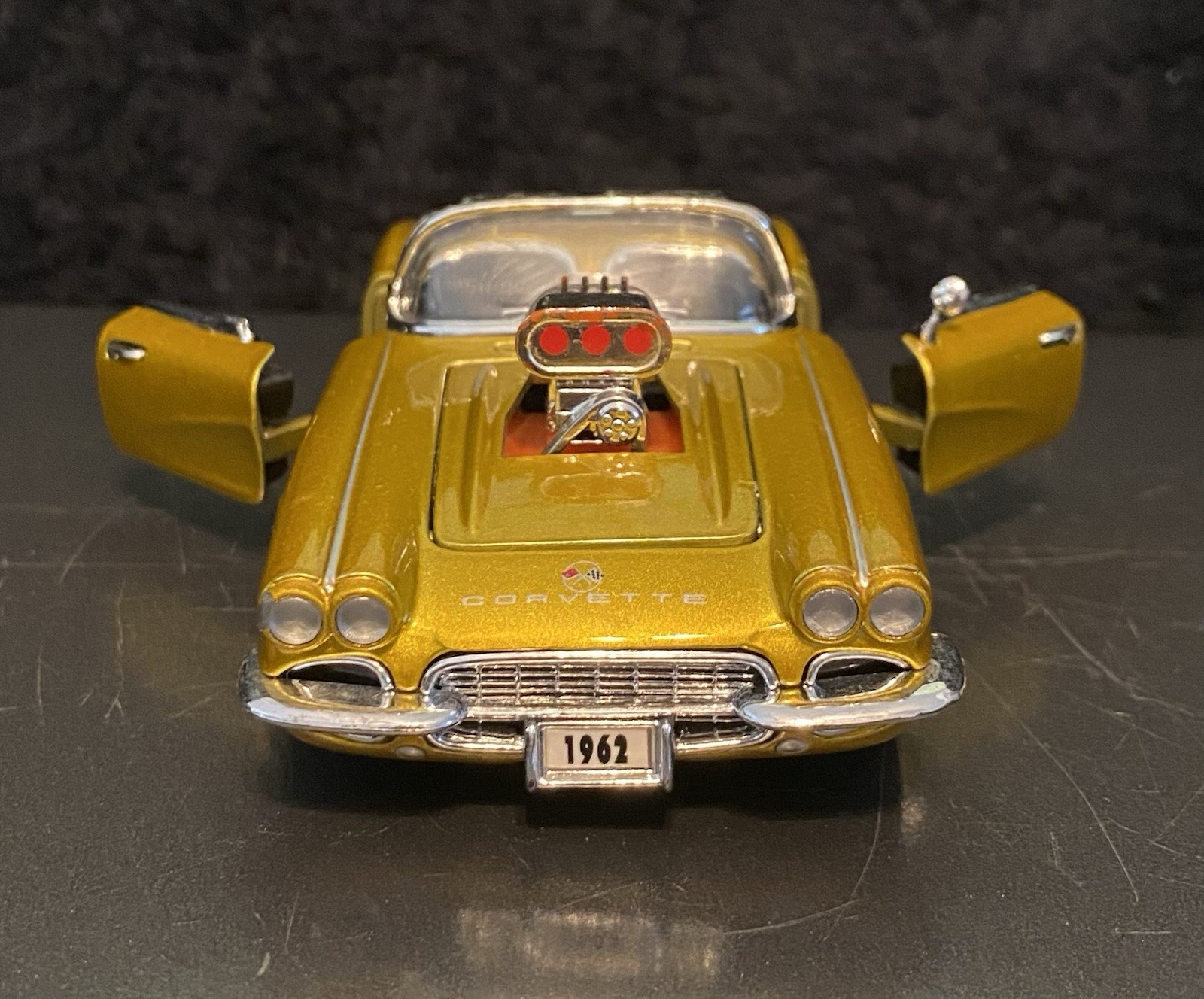 1962 Gold Chevrolet Corvette Convertible 1/32 Scale. SS 5750. Pullback action.