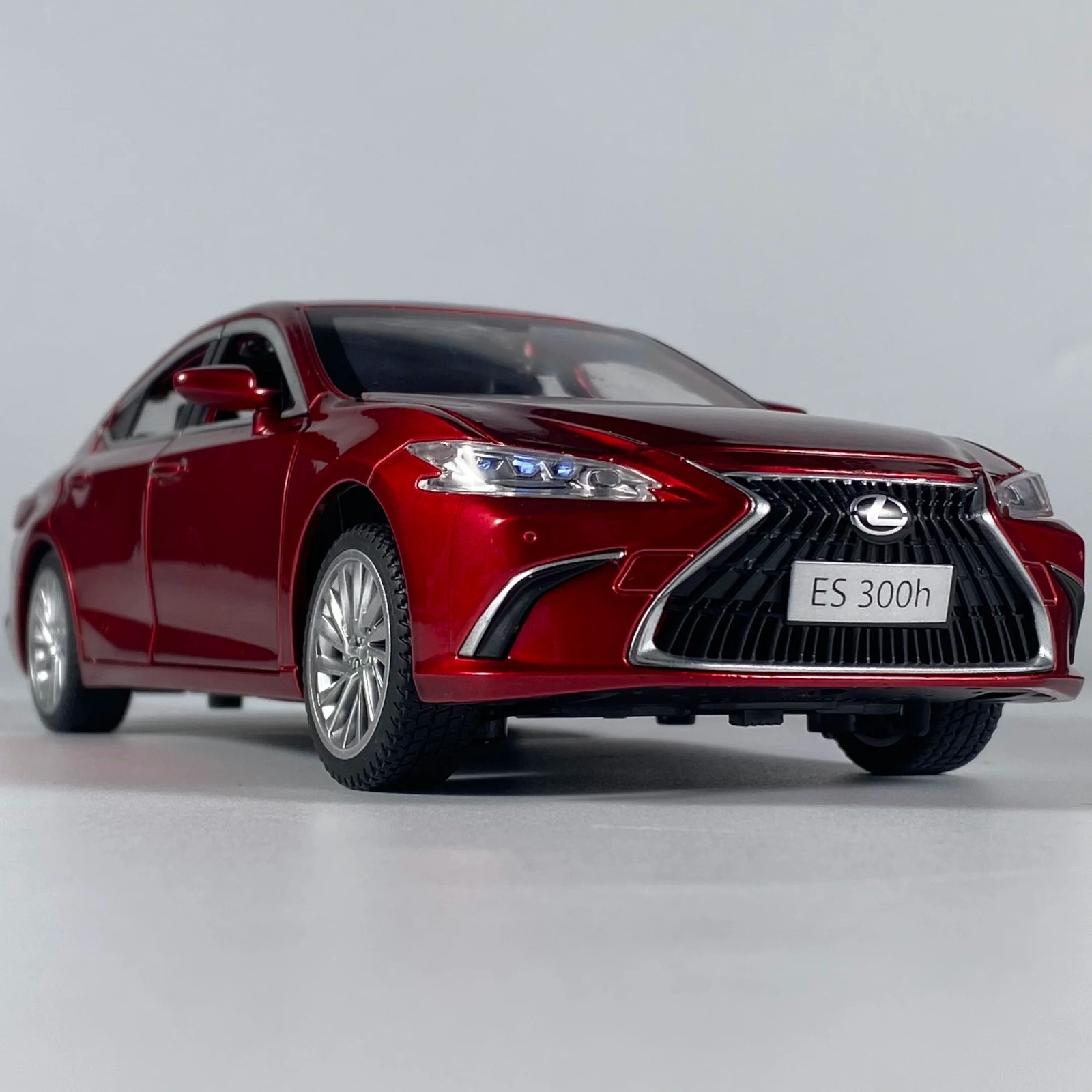 1:24 Lexus ES300 ES300h Alloy Diecast Car Model Sound Light Kid’s Collectibles