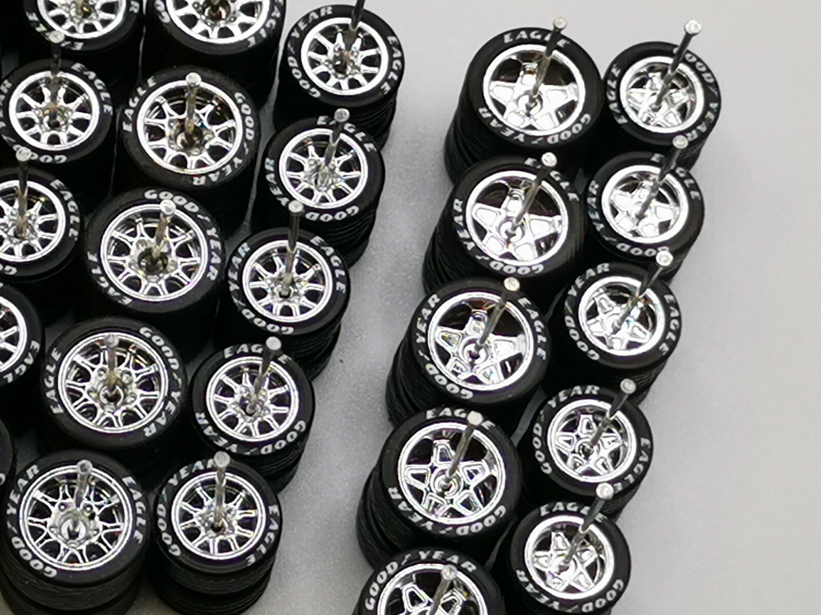 Hot Wheels ✨ GOOD YEAR ✨ 3 DESIGNS Rubber Tire 20 sets Chrome Colors 10/12 MM