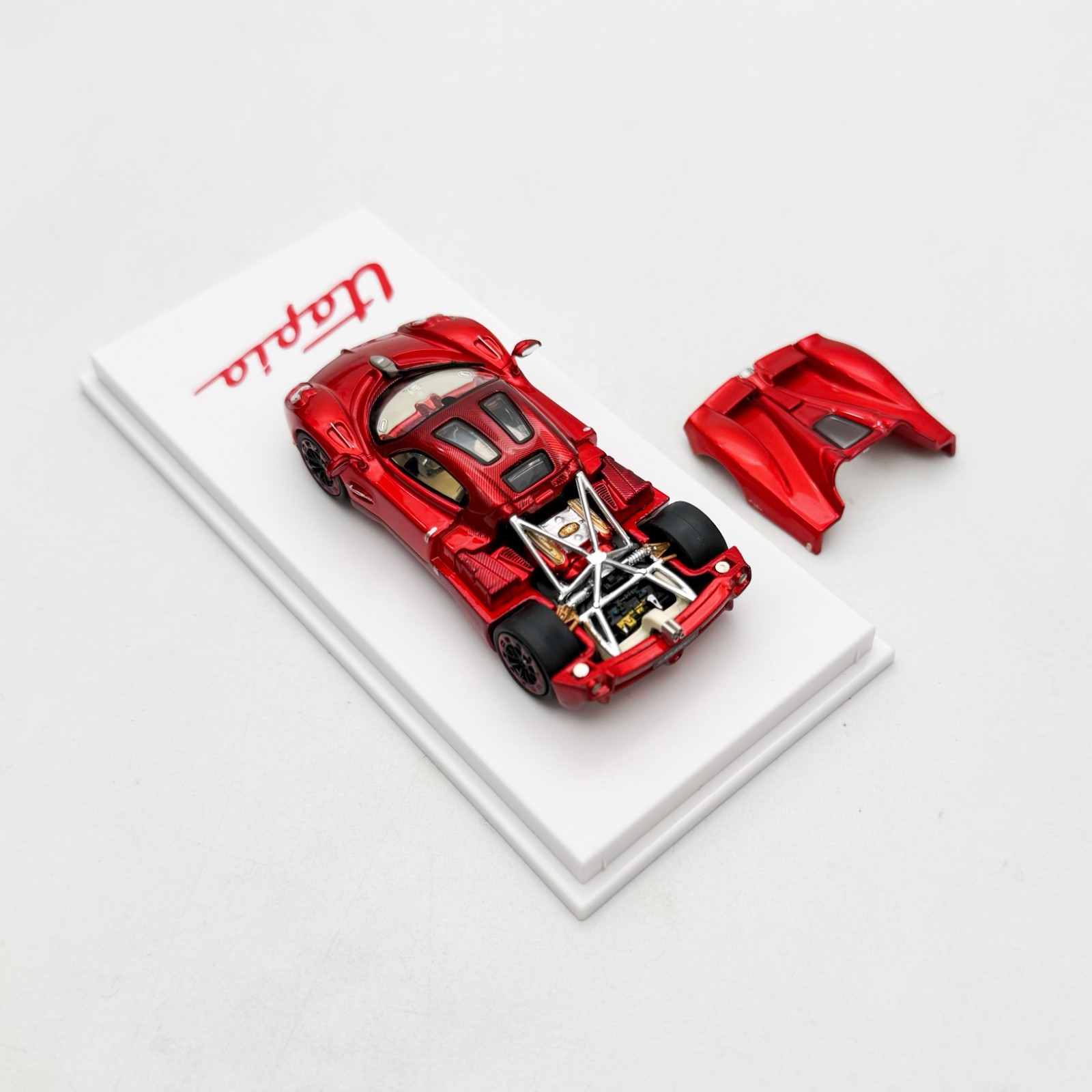 CM Model 1:64 Pagani Utopia Red